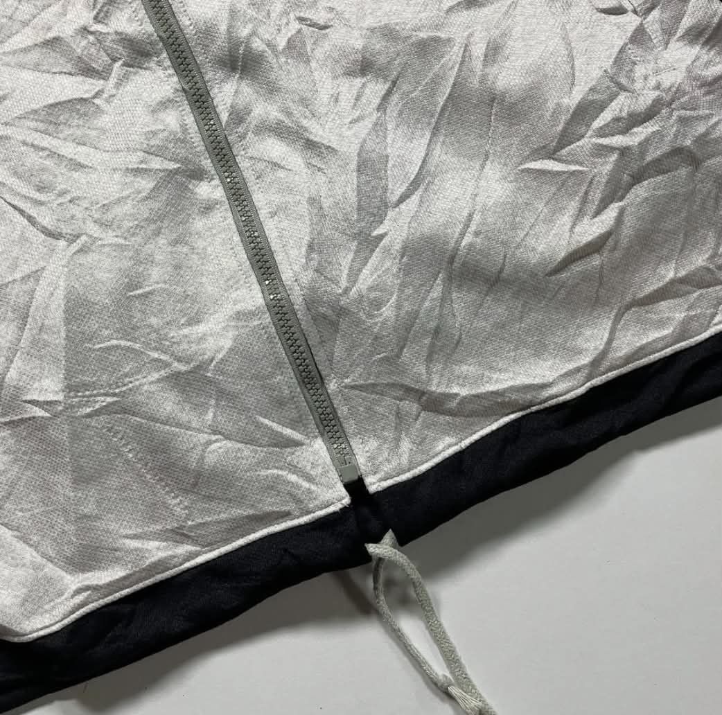 Nike World Jacket Track Top (Category: Coats, Jackets and Outerwear) located in Manila. Submitted by ayskrim_ (Listing ID 1464024980, Image 2). Description: Dimes: L-XL 24x28 .