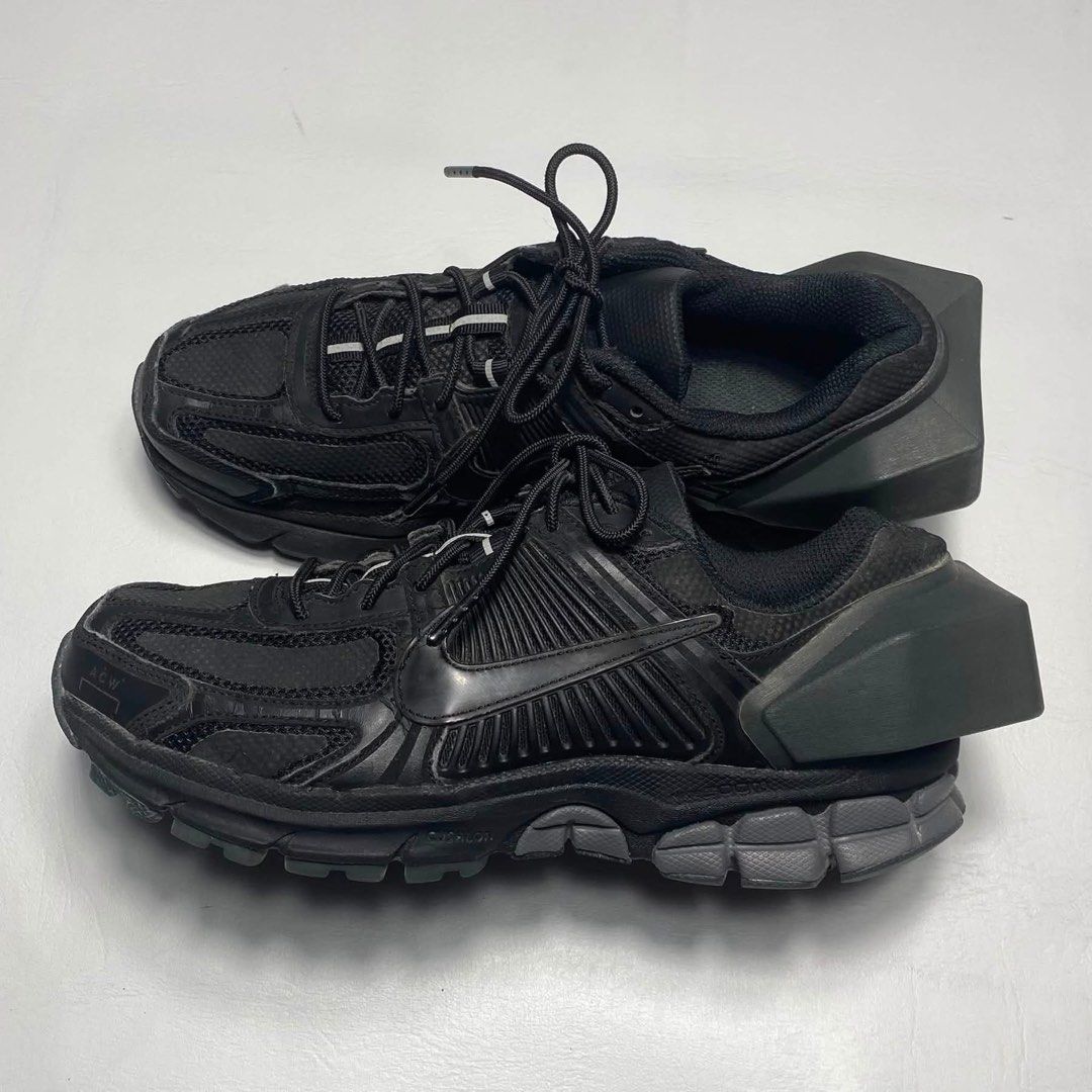NIKE X A COLD WALL (Category: Sneakers) located in San Fernando. Submitted by upwear.ph (Listing ID 1464070209, Image 1). Description: NIKE X A COLD WALL CONDITION : VERYGOOD SIZE : US 7,UK6,EUR40,CM25 DIMENSION : 25 cm on tag ISSUE : minimal crack .