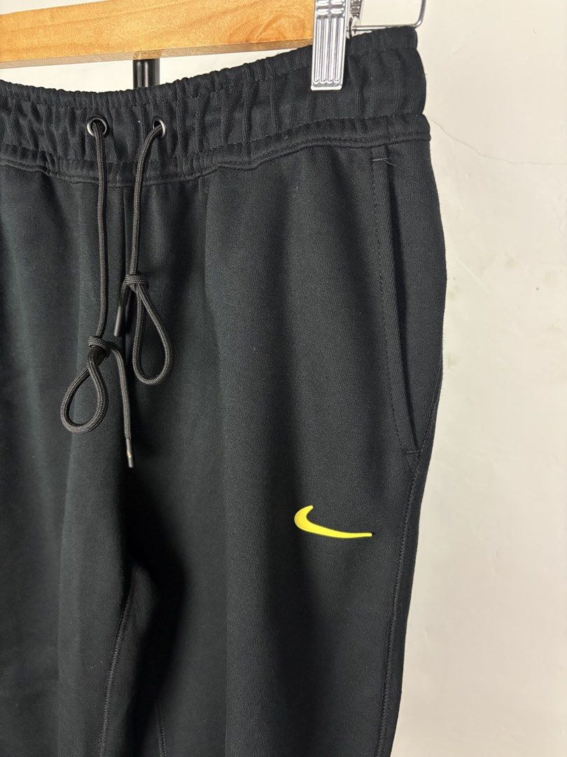 NIKE x NOCTA Fleece Sweatpants (Black) (Category: Jeans) located in Bacolod City. Submitted by davidheyzon40257 (Listing ID 1464055871, Image 3). Description: ⚪️ WTS – NIKE x NOCTA Fleece Sweatpants (Black) 📏 Size: M Can fit up to Large 📏 Measurements: Waist: 30-34 “ Length: 37 “ Hem: 8.5 “ ✨ Condition: Excellent Condition ⬜️ Color Rate: 9.5/10 ⛔️ Flaw: None 📍 Bacolod City 📦 Shipping available nationwide ————— ⚠️ Disclaimers: • Not affiliated