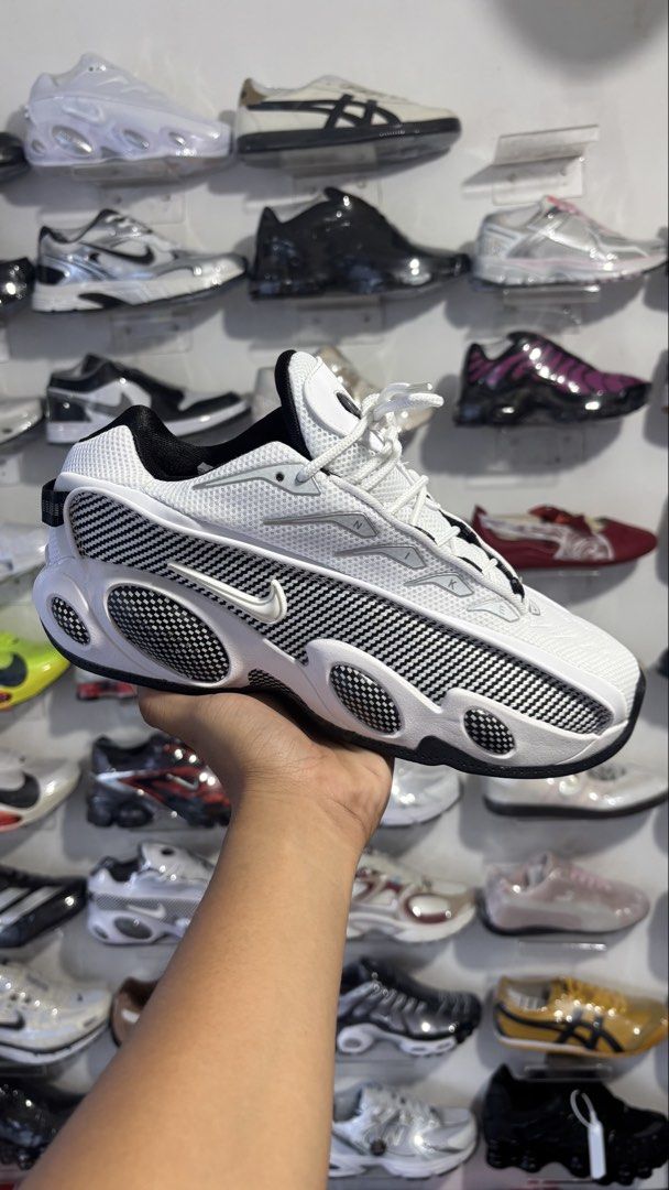 Nocta glide (Category: Sneakers) located in San Nicolas. Submitted by sneakerfreakerph (Listing ID 1464079082, Image 1). Description: 41-45.