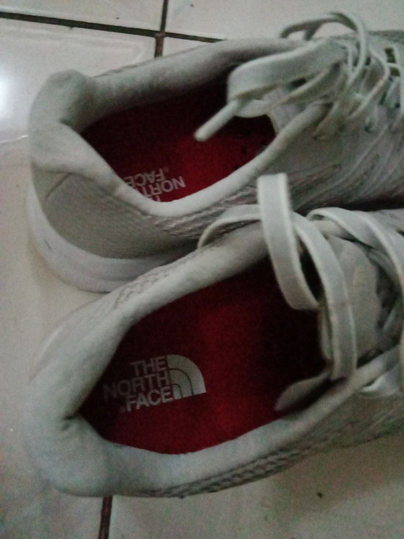 North face (Category: Sneakers & Footwear) located in Rosario. Submitted by gmarilyn1934608 (Listing ID 1463938595, Image 2). Description: .