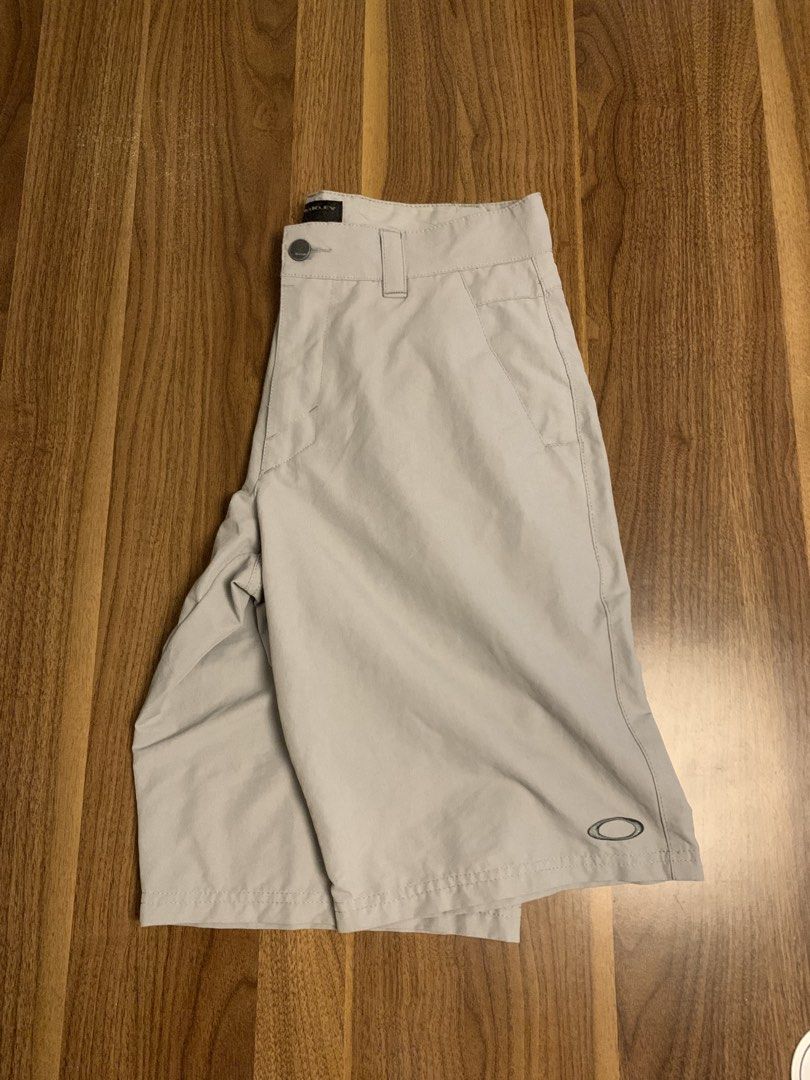 Oakley (Category: Shorts) located in General Santos City (Dadiangas). Submitted by jancocoby (Listing ID 1464040108, Image 3). Description: Size 30-31 Exellent .