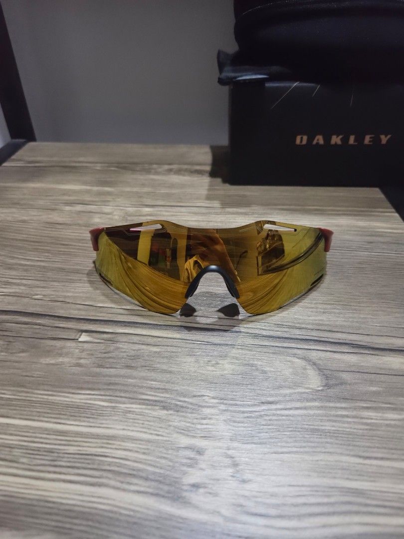 OAKLEY CYBR ZERO MATTE IRON RED PRIZM (Category: Sunglasses & Eyewear) located in Paranaque City. Submitted by pj.rosario (Listing ID 1464090088, Image 2). Description: OAKLEY CYBR ZERO MATTE IRON RED PRIZM ₱11,500.00 • used 2x for cycling, 1x for running • no scratches • as is where is, all angles posted RFS: too many sunglasses Location: Better Living, Parañaque Payment: GCash/Bank Transfer Lalamove/grab ok, buyer to book and pay. Pick-up ok, b