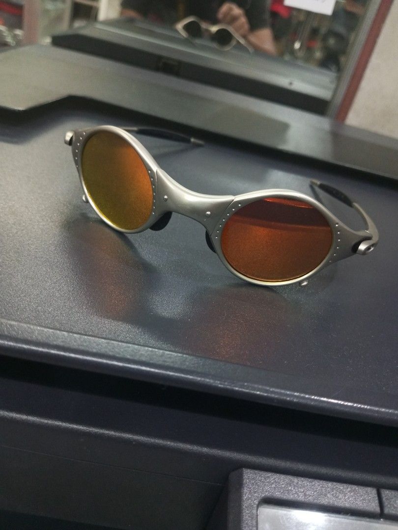 Oakley Mars Sunglasses Polarized (Category: Sunglasses & Eyewear) located in Bacolod City. Submitted by exequelgra46775 (Listing ID 1464011600, Image 1). Description: - Classic Oakley Mars model - Polarized lenses for clear vision - Silver frame with black ear socks - Great for sunny weather - Grab these iconic shades!.