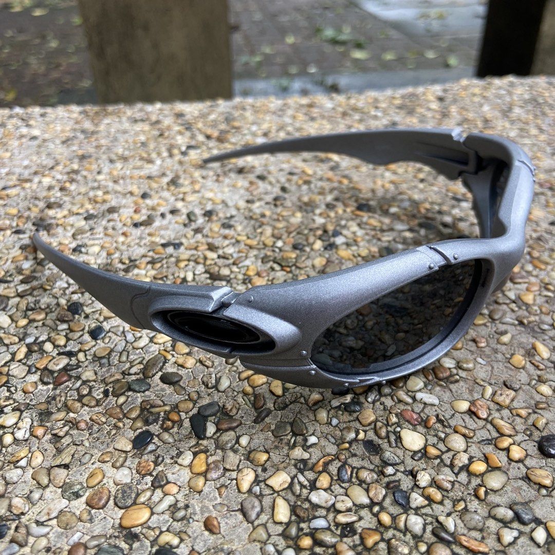 OAKLEY PLATE (Category: Sunglasses & Eyewear) located in Quezon City. Submitted by g00dwillph (Listing ID 1463993616, Image 2). Description: .