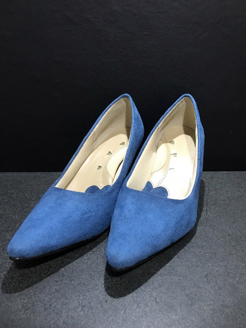 Ocelot Studio Blue Suede Pointed Toe Kitten Heels (Category: Heels) located in Baao. Submitted by all.things.japan (Listing ID 1463988193, Image 2). Description: - Cute blue suede heels - Chic pointed toe design - Comfortable kitten heel height - Elegant scalloped edge detail - Perfect for work or casual outings - Easy to style with various outfits.