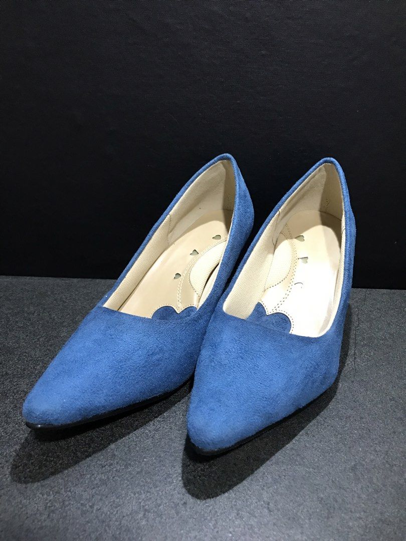 Ocelot Studio Blue Suede Pointed Toe Kitten Heels (Category: Heels) located in Baao. Submitted by all.things.japan (Listing ID 1463988193, Image 1). Description: - Cute blue suede heels - Chic pointed toe design - Comfortable kitten heel height - Elegant scalloped edge detail - Perfect for work or casual outings - Easy to style with various outfits.