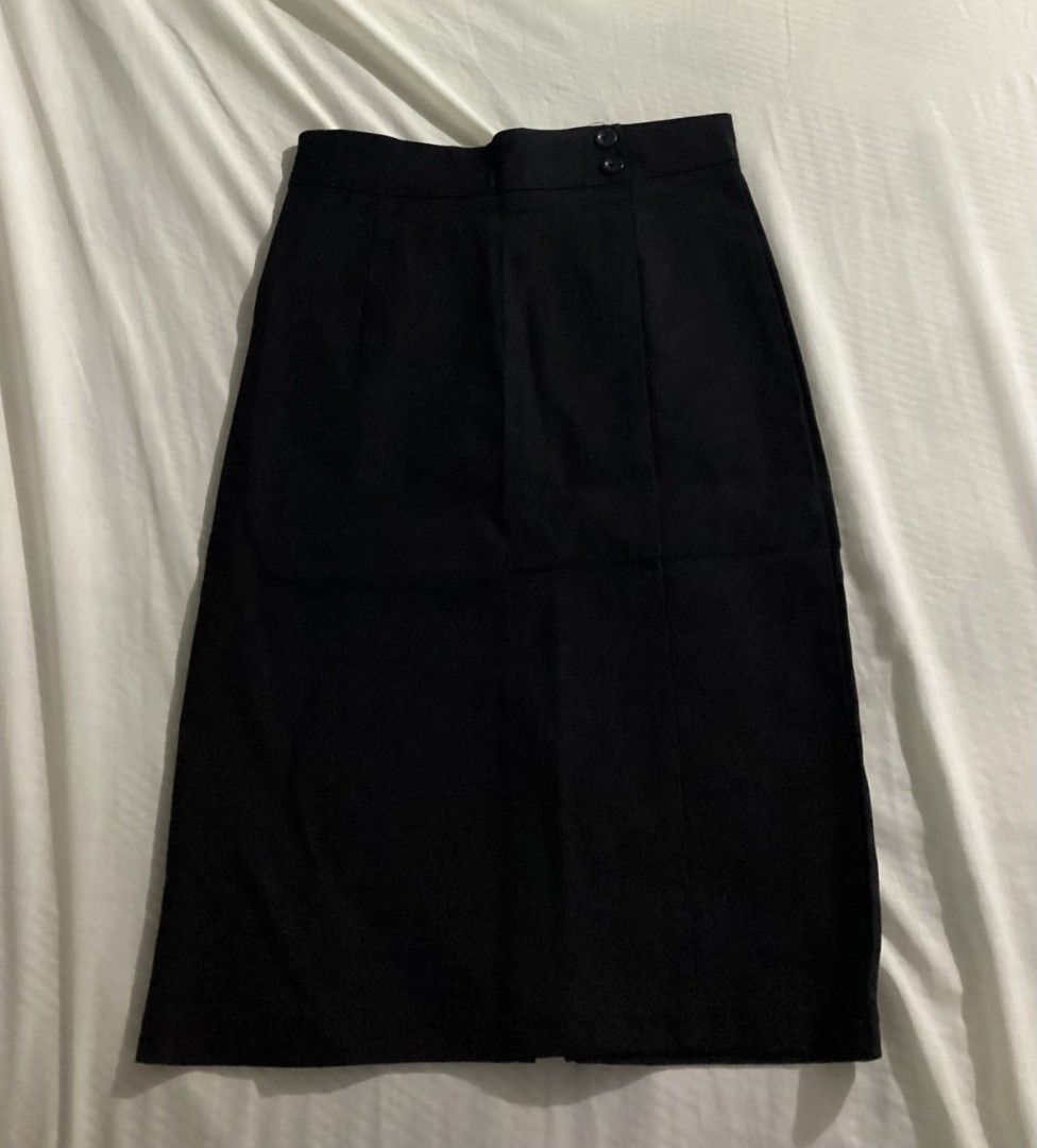 Office Formal Pencil Skirt (Category: Skirts) located in Rodriguez. Submitted by collectivebyj (Listing ID 1464009816, Image 2). Description: • Size: Small (S) • Stretchable material • Formal/office wear • Height guide: 5'0" and below → Below the knee 5'4" and above → Above the knee.