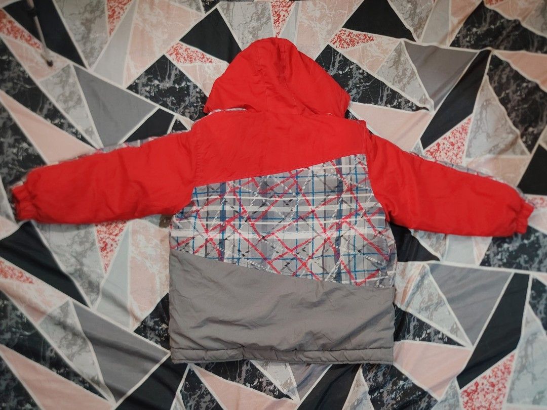 OLD NAVE PUFFER JACKET AUTHENTIC (Category: Coats, Jackets and Outerwear) located in San Fernando. Submitted by vincentgomez (Listing ID 1463949669, Image 3). Description: OLD NAVY PUFFER JACKET -Excellent Condition -Medium on tag -Dimes 20x25 -Authentic -Complete tags La Union 📍.
