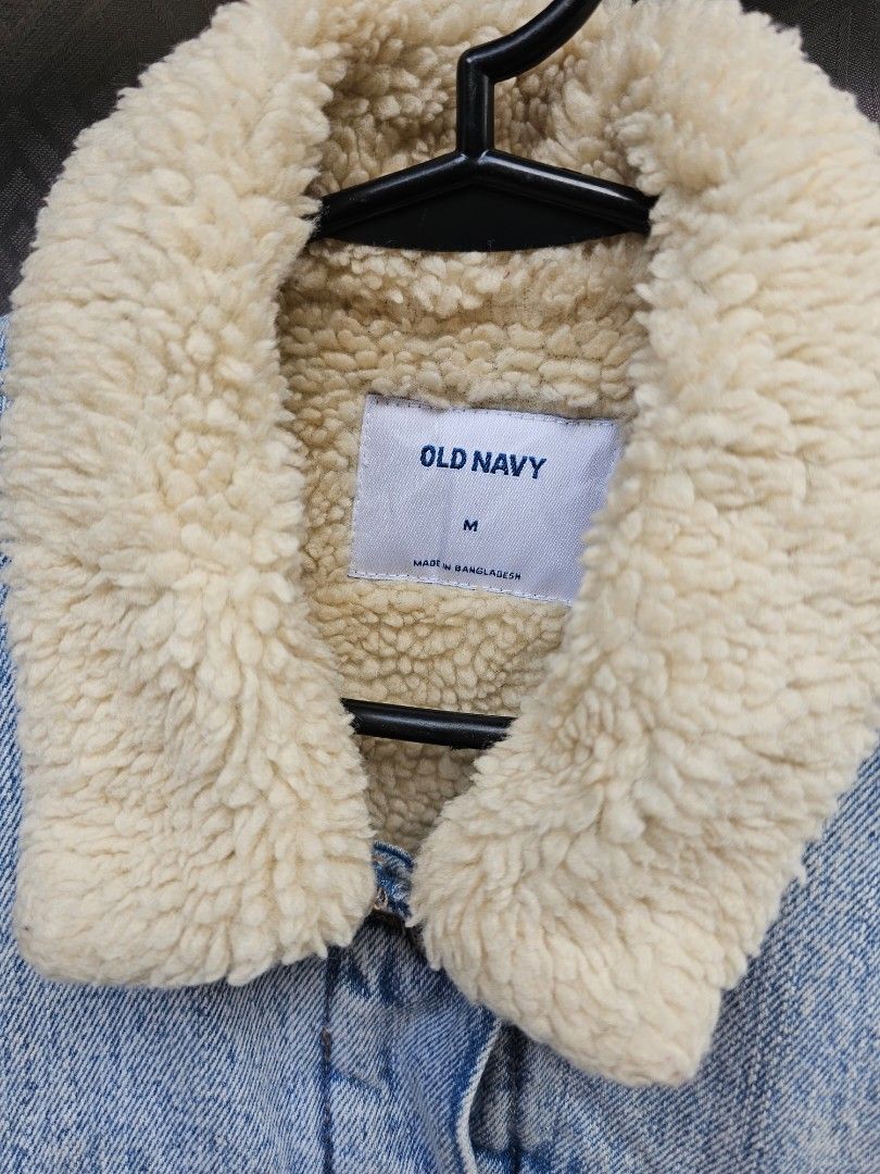 Old Navy Light Wash Sherpa Lined Denim Jacket Size M (Category: Coats, Jackets and Outerwear) located in Baguio. Submitted by mybirken.stuffph (Listing ID 1463981284, Image 2). Description: - Light wash denim jacket from Old Navy - Sherpa lined collar for added warmth - Classic trucker jacket design - Button front closure - Two chest pockets and two side pockets - Ideal for cooler weather - Size: Medium (M).