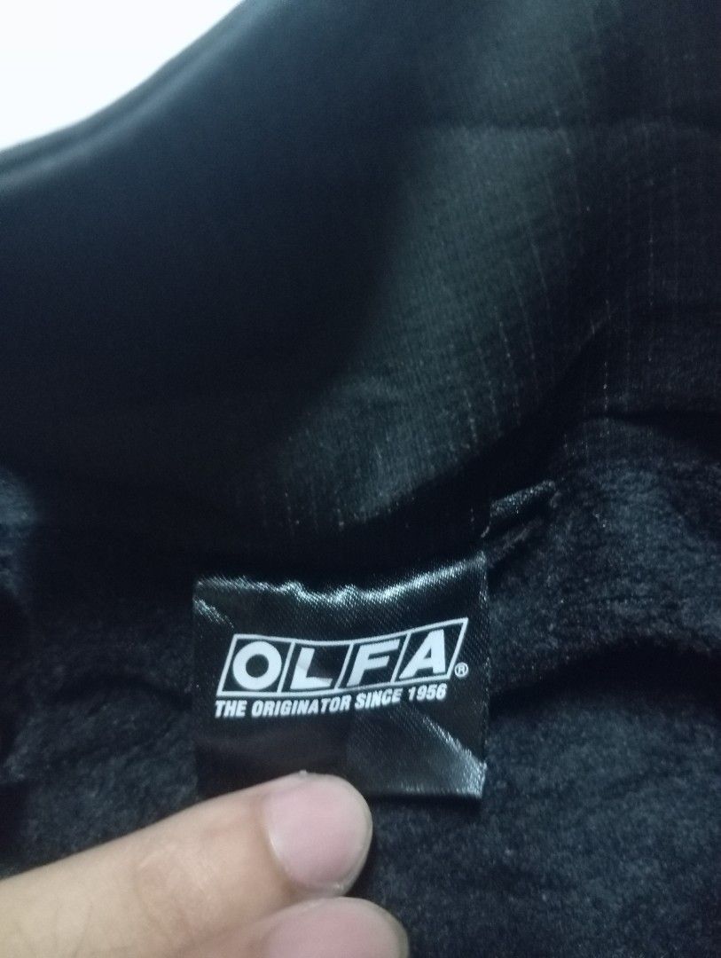 Olfa Jacket (Category: Coats, Jackets and Outerwear) located in Manila. Submitted by wisepenguin.369 (Listing ID 1464045127, Image 2). Description: dimes: 24x29 issue stains sa wrist.