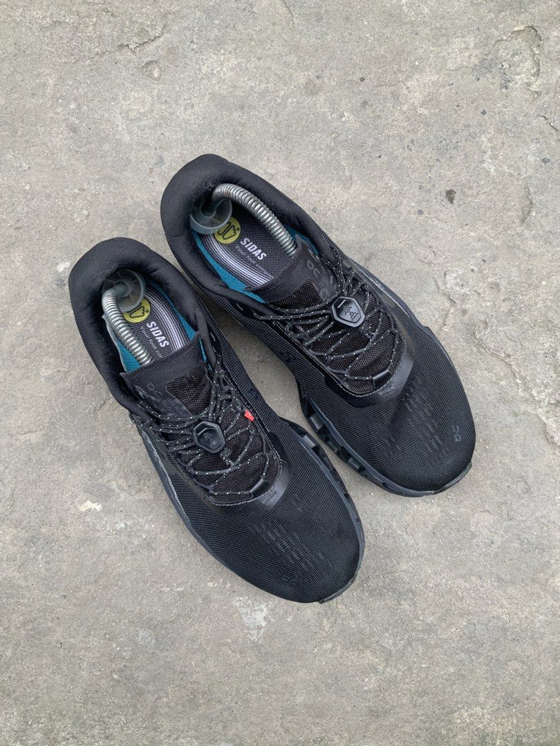 ON Cloudmonster 2 Black Men's Shoes (Category: Sneakers) located in Cavite. Submitted by thriftkicks3 (Listing ID 1464047802, Image 3). Description: - ON Running Cloudmonster 2 shoes in black - Us 8, Euro 41, Cm 26 - Ideal for running and everyday wear - Unique sole design for superior comfort and support - Quick-tie lacing system for easy on-and-off - Includes premium SIDAS insoles - Perfect for your next run or workout.