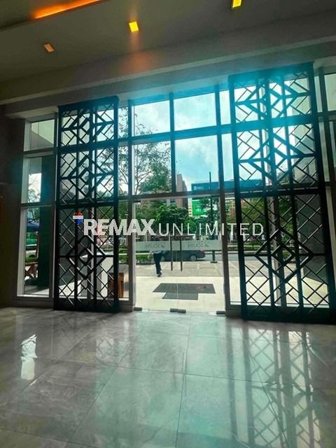 ONE MARIDIEN BGC FOR SALE (Category: Apartments & Condos) located in Makati City. Submitted by REMAXUNLIMITEDPH (Listing ID 1463984573, Image 3). Description: ✅RE/MAX UNLIMITED LISTING ✅FOR SALE ✅ONE MARIDIEN BGC STUDIO UNIT 40 SQM LOW FLOOR FACING AMENITIES UNFURNISHED NO PARKING BNEW UNIT FOR TURNOVER 2Q 2027 ASKING PRICE: PHP 11.5M DIRECT TO OWNER For Inquiries, presentation, site visit schedule and other inquiries please contact: RON ROLDAN R