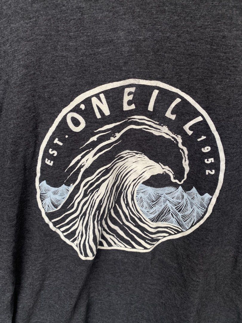 Oneill Round Logo Tee (Category: Tshirts & Polo Shirts ) located in Santa Rosa. Submitted by thriftandwrap.2020 (Listing ID 1464069009, Image 2). Description: •𝑺𝒊𝒛𝒆:Medium •𝑪𝒐𝒏𝒅𝒊𝒕𝒊𝒐𝒏:Excellent •𝑪𝒐𝒍𝒐𝒓 𝒓𝒂𝒕𝒆:9/10 𝗠𝗶𝗻𝗲 350.