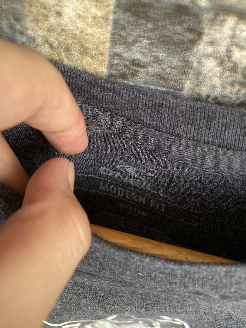 Oneill Round Logo Tee (Category: Tshirts & Polo Shirts ) located in Santa Rosa. Submitted by thriftandwrap.2020 (Listing ID 1464069009, Image 3). Description: •𝑺𝒊𝒛𝒆:Medium •𝑪𝒐𝒏𝒅𝒊𝒕𝒊𝒐𝒏:Excellent •𝑪𝒐𝒍𝒐𝒓 𝒓𝒂𝒕𝒆:9/10 𝗠𝗶𝗻𝗲 350.