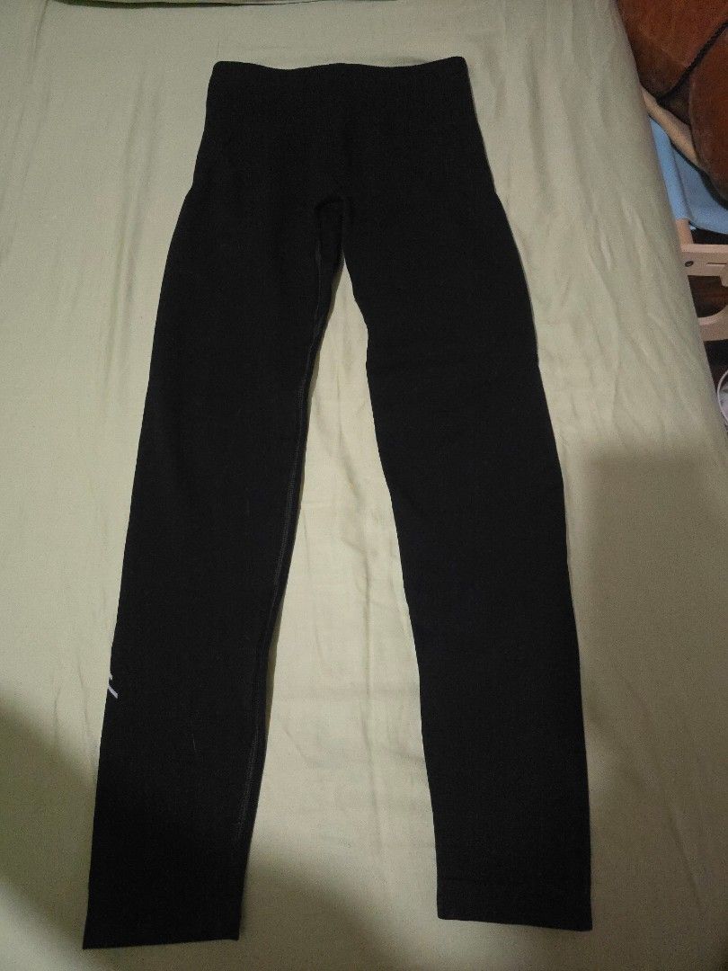 Oner Active Leggings (Category: Activewear) located in Quezon City. Submitted by moonstruckery (Listing ID 1464070741, Image 1). Description: - black leggings - 23 inches waist, stretchable - 33 inches length.