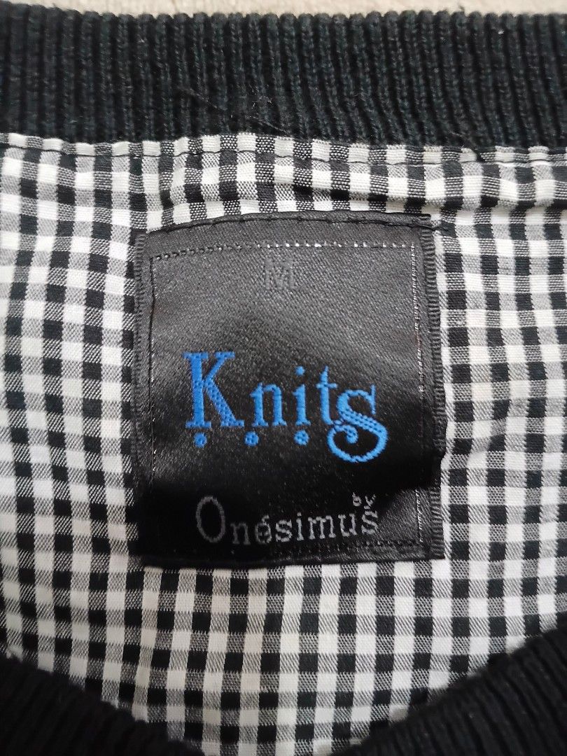 Onesimus Knitted Vest (Category: Vests) located in Cagayan de Oro. Submitted by basicandbranded (Listing ID 1463986437, Image 2). Description: Size on Tag: M W: 16in L: 26 in.