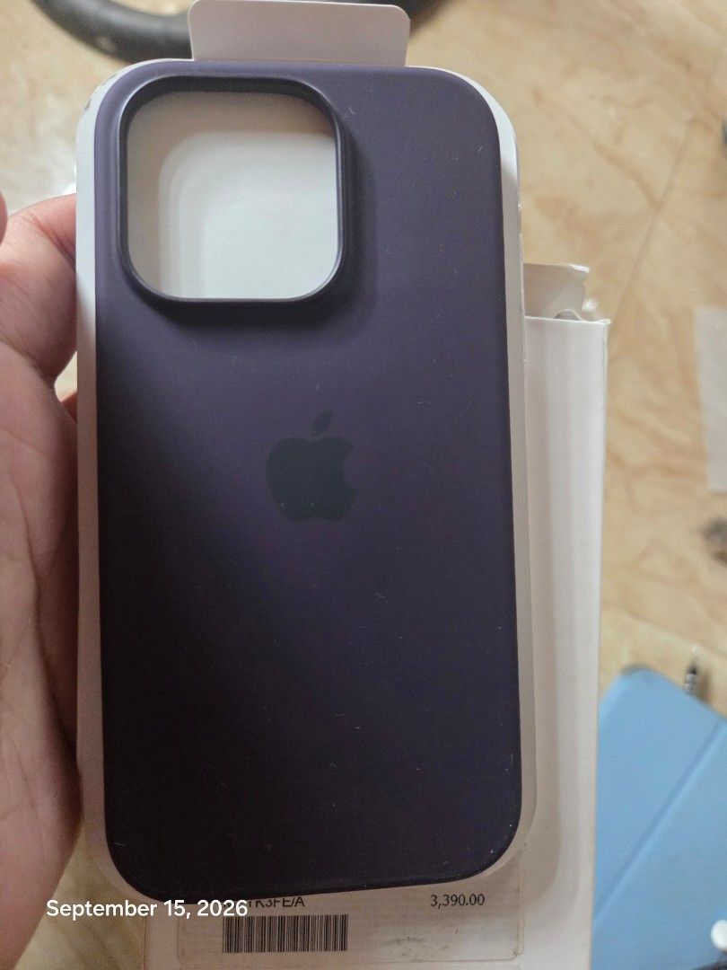 Open-box iPhone 14 Pro Official Apple case Elderberry (Category: Cases & Sleeves) located in Legazpi City. Submitted by enyle (Listing ID 1463968652, Image 2). Description: Open- Box iPhone 14 Pro color Official Apple case Elderberry color never pang nagamit.