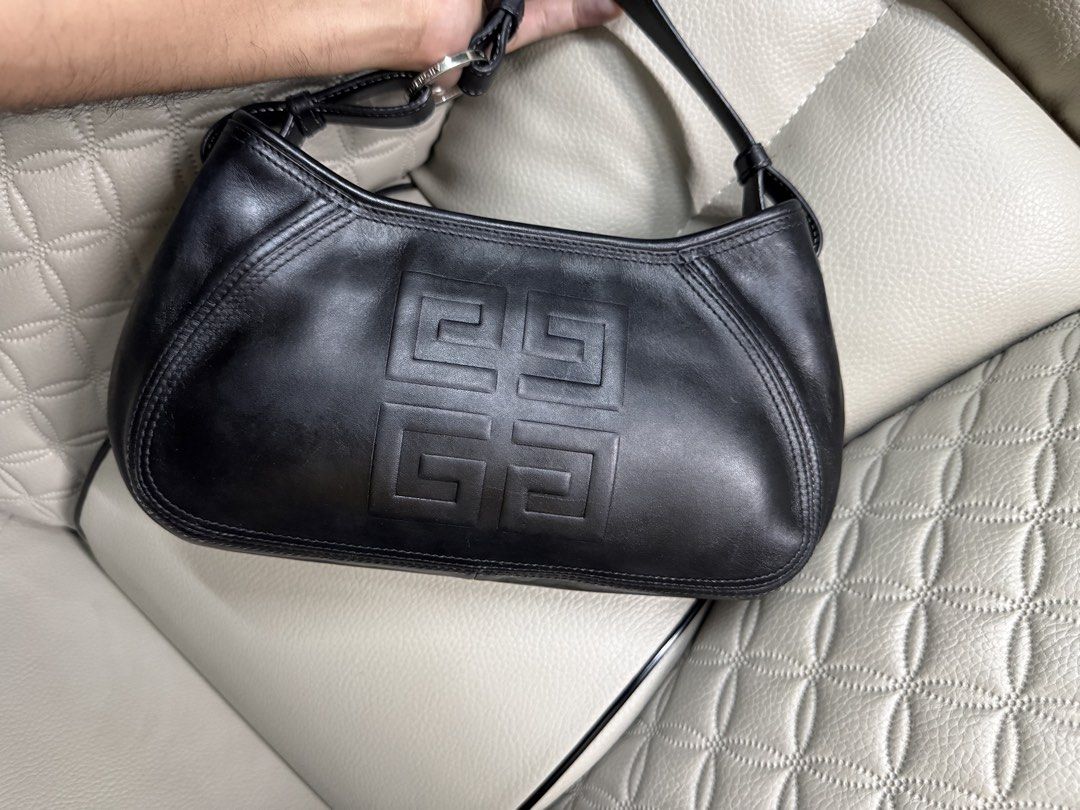 Orig Givenchy Kili Bag (Category: Shoulder Bags) located in Cagayan de Oro. Submitted by negosyantesibengineer (Listing ID 1464049080, Image 3). Description: .