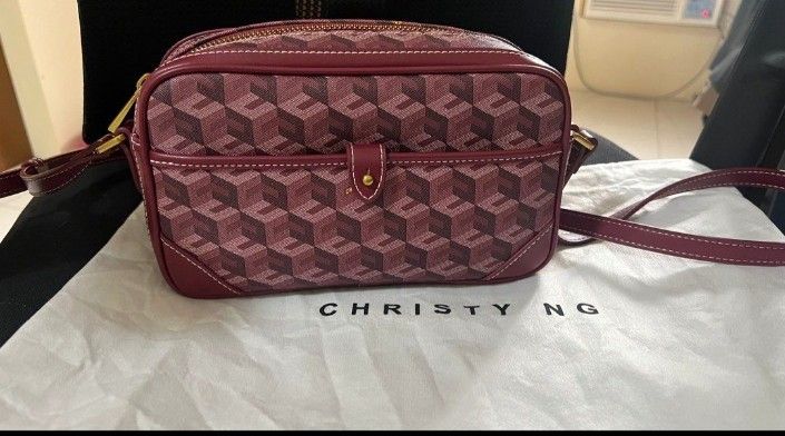 Original Christy Ng Pedro (Category: Cross-body Bags) located in Aliaga. Submitted by kmapparel (Listing ID 1464127822, Image 2). Description: .
