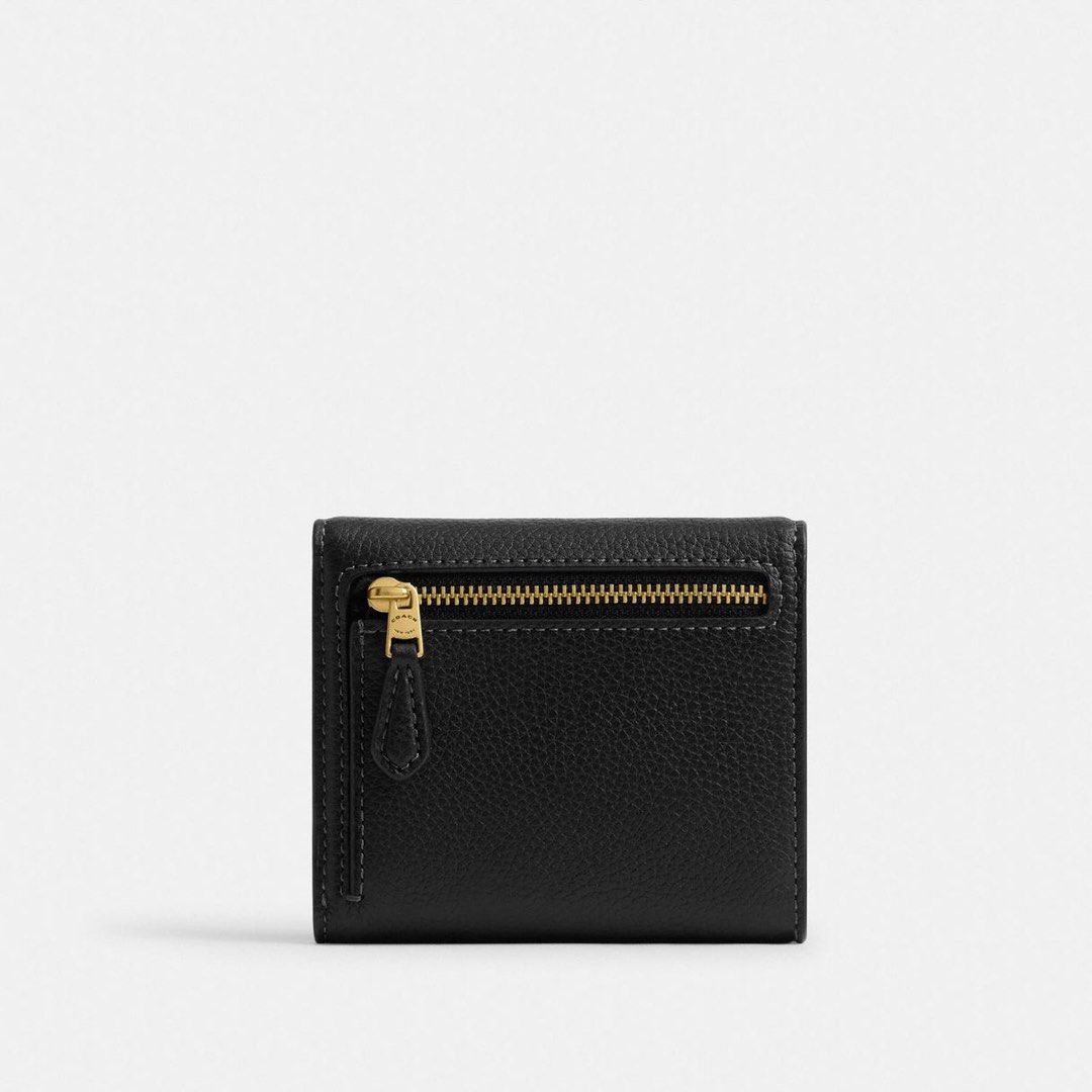 💯ORIGINAL COACH MILA SMALL FLAP WALLET (Category: Wallets & Card holders) located in Quezon City. Submitted by ashongsstore (Listing ID 1463985297, Image 3). Description: 👜 C🅾️ACH COLLECTION👜 🇵🇭AVAILABLE🇵🇭 Mila Small Flap Wallet Product Details: Polished pebble leather Six credit card slots Full-length bill compartment Snap closure Outside zip coin pocket 11cm (L) x 9.5cm (H) x 1cm (W) 📩 Message us to reserve yours today. ✨ ORIGINAL CCH.
