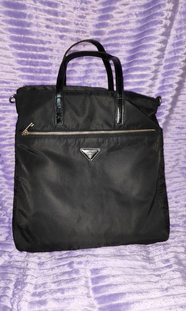 Original tote bag (Category: Shoulder Bags) located in Manila. Submitted by thecalvinedit (Listing ID 1463942923, Image 3). Description: Original Tote Bag • Excellent preloved condition • Minimal signs of use • Well-maintained and in great overall condition • Please refer to photos for the actual item condition.