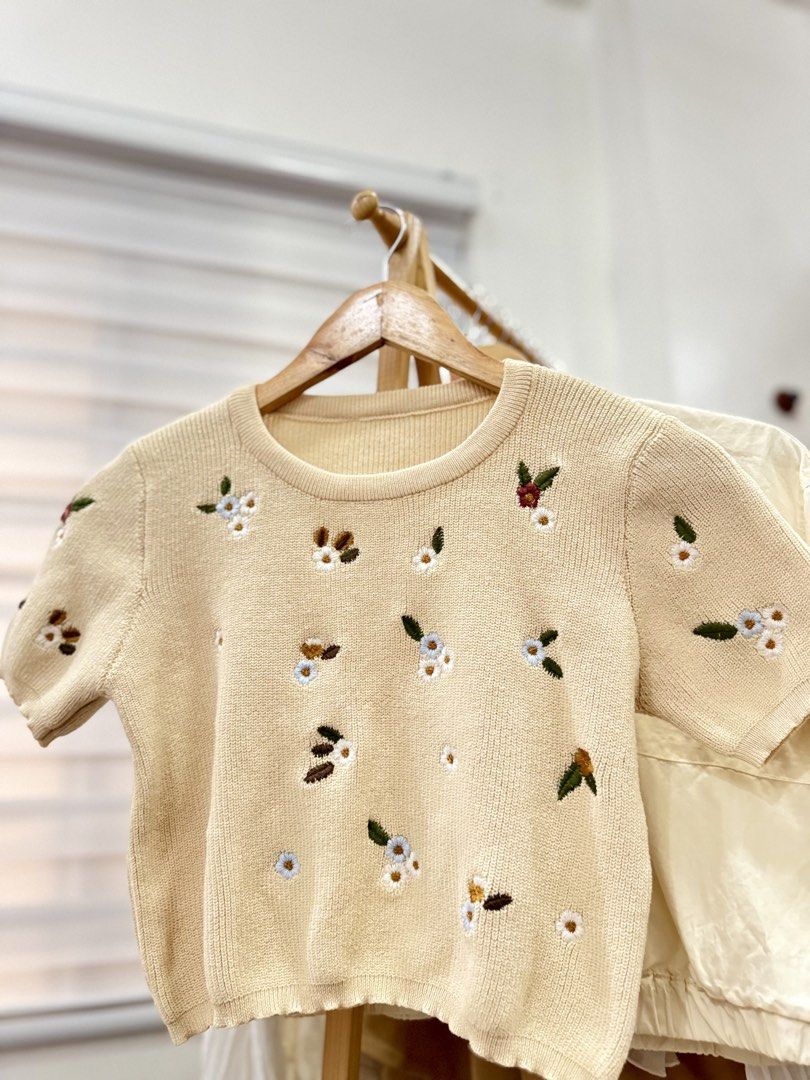 P599 Take All Closet Clear-out ✨ (Category: Blouses) located in Manila. Submitted by rare.malenech (Listing ID 1464088723, Image 2). Description: • 25 pieces of clothing • Mostly M to L sizes • Lalamove shipping (loc. Bulacan) • Comes with a freebie set (bags or gym clothes) 𝘗𝘦𝘳𝘧𝘦𝘤𝘵 𝘧𝘰𝘳 𝘺𝘰𝘶𝘳 𝘖𝘖𝘛𝘋𝘴 𝘰𝘳 𝘺𝘰𝘶 𝘤𝘢𝘯 𝘳𝘦-𝘴𝘦𝘭𝘭 𝘵𝘩𝘦𝘮! .