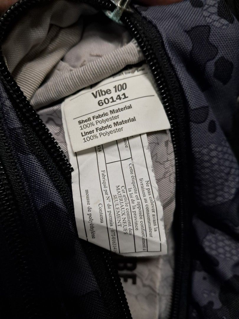 Pacsafe vive 100 (Category: Belt bags, Clutches and Pouches) located in Baguio. Submitted by floss31172840 (Listing ID 1463955721, Image 3). Description: 2380 freeship no issue need cleaning Only 2380 freeship.