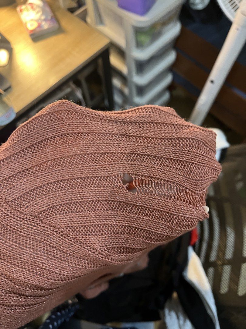 PADINI Cardigan w flaw (zara, love bonito, coach, boots, lululemon, brandy melville, subdued, hollister, shein, h&m, uniqlo, party top, cardigan, dress, top) (Category: Coats, Jackets and Outerwear) located in Manila. Submitted by aleqxieee (Listing ID 1464075099, Image 3). Description: - bought in malaysia - has a hole on one of the sleeves MOP: maribank/bdo/bpi MOD: sdd/j&t loc: taft.