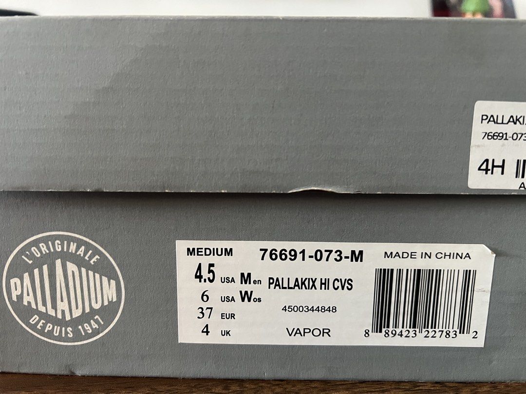 Palladium Boots Pallakix (Category: Boots) located in Muntinlupa City. Submitted by coolthrifto (Listing ID 1463967477, Image 3). Description: Palladium Boots Authentic Pallakix With Box Size: 6 USA womens / 4.5 USA mens / 37 eur Issues: needs cleaning no major issue Pickup/meetup: AAVA d2 Visayas St. Can do drop off.