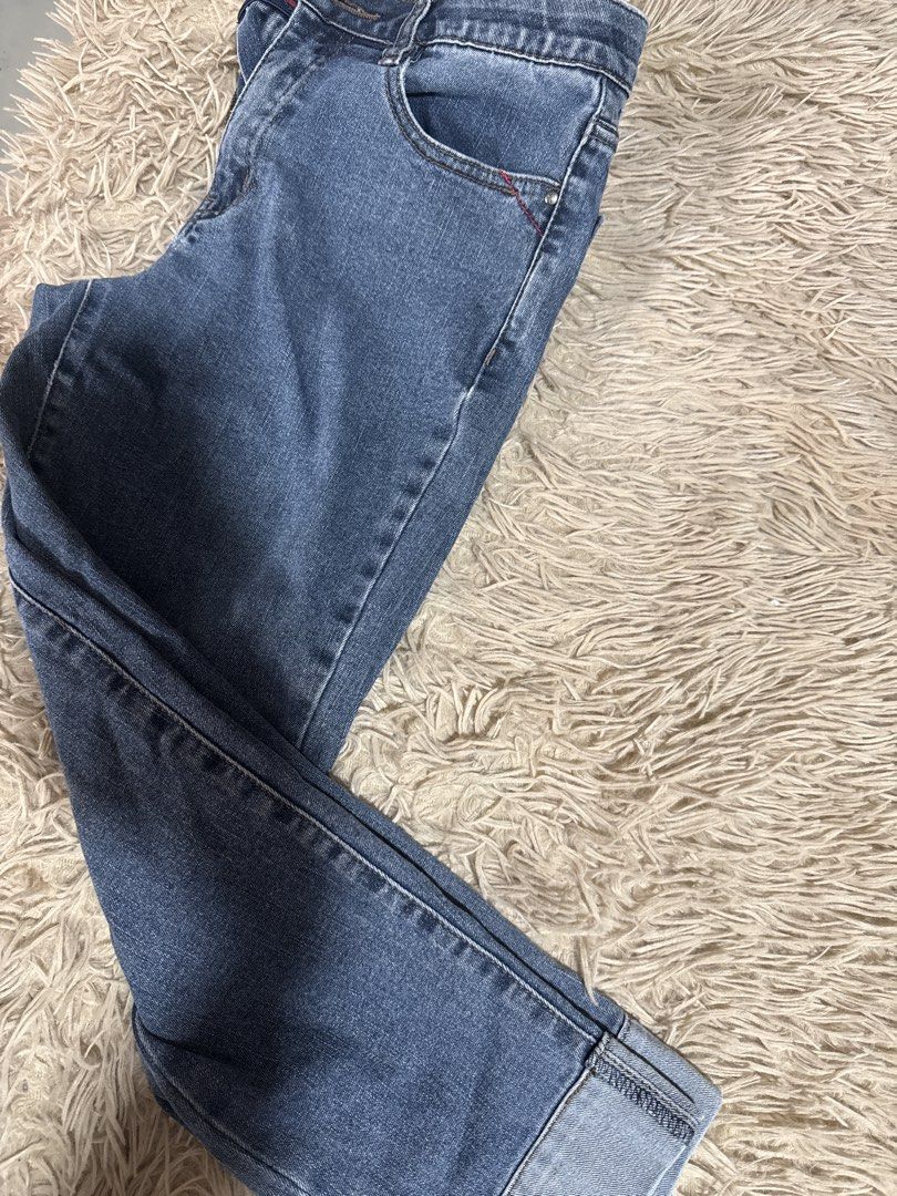 Pants for Sale (Category: Announcements) located in Makati City. Submitted by lynrtw (Listing ID 1464004929, Image 2). Description: Size 25.