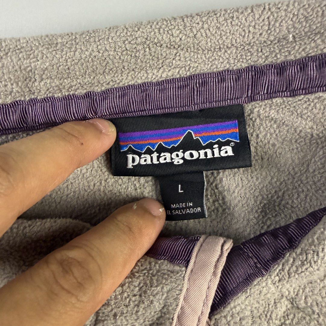 Patagonia Fleece Pullover Snap-T Size L (Category: Coats, Jackets and Outerwear) located in Cavite. Submitted by epiboie (Listing ID 1464095749, Image 3). Description: Patagonia snap t two tone Size large 21x25.5 Color rate: 9.5/10 excellent condition No issue 1380 - .