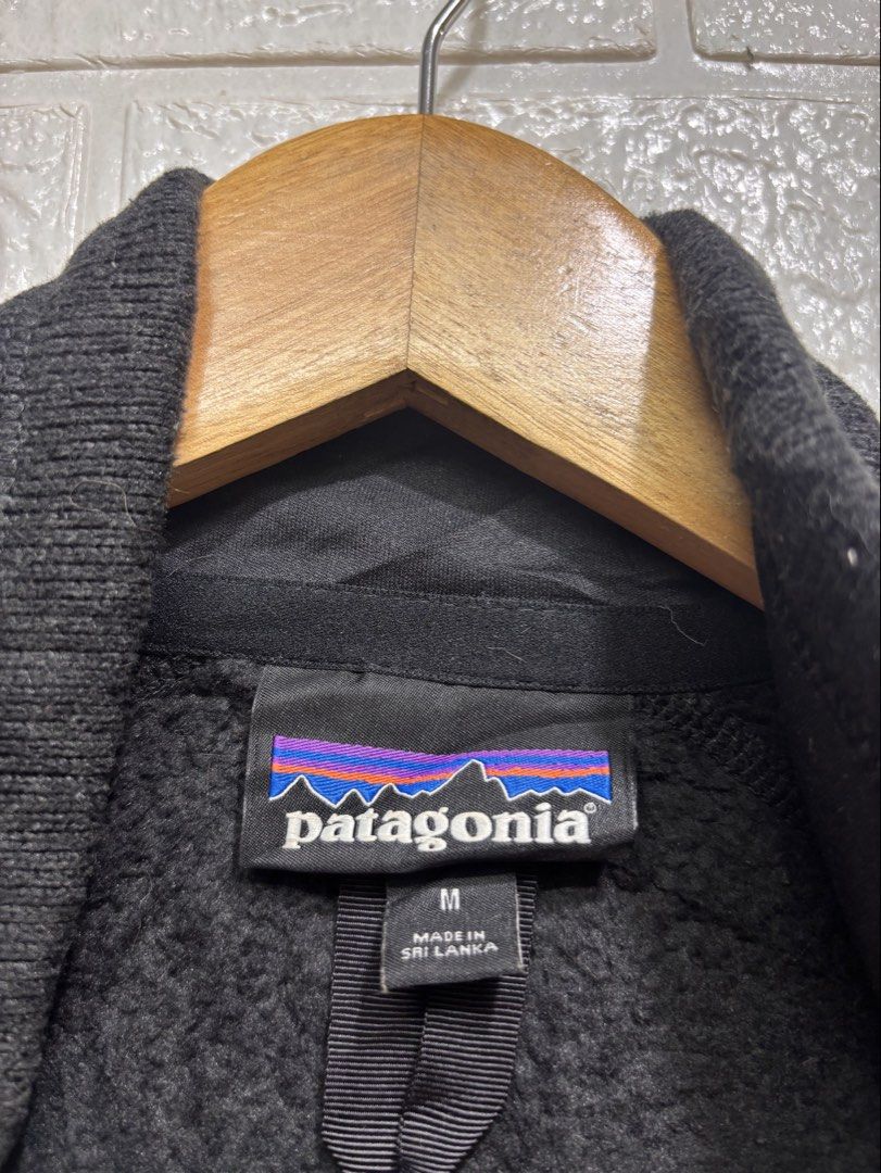 PATAGONIA TRACK JACKET (Category: Coats, Jackets and Outerwear) located in Quezon City. Submitted by xoxochiq (Listing ID 1464075781, Image 3). Description: PATAGONIA TRACK JACKET Medium Length - 28 Width - 21 10/10 color rate Excellent Condition 1200 only pm me!.