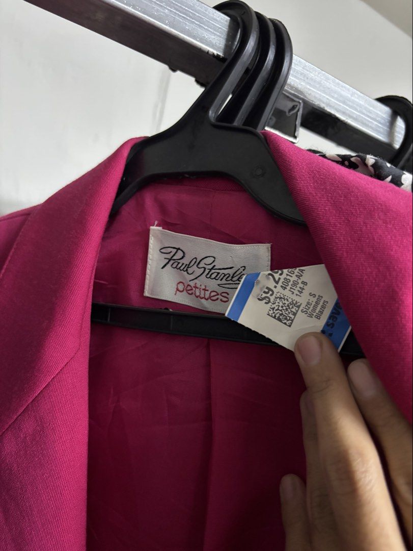 Paul Stanley (Category: Coats, Jackets and Outerwear) located in Pila. Submitted by isabelasthriftclothes (Listing ID 1464065884, Image 2). Description: .