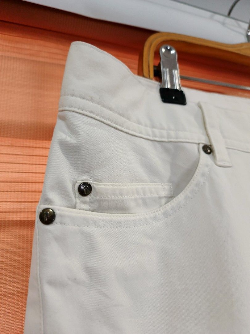 Peak Performance Casual Woven Pants (Category: Activewear) located in Cabuyao City. Submitted by dthrifts (Listing ID 1464030222, Image 3). Description: 32-33 W 40 L Authentic Quick Dry Excellent Condition.