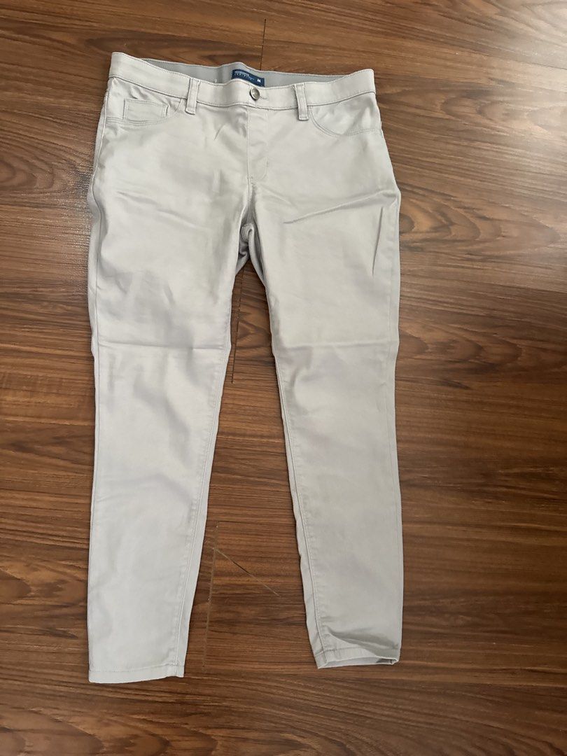 penshoppe Grey Stretch Pants Size M (Category: Jeans) located in Rizal. Submitted by thrifty.mom (Listing ID 1463991144, Image 2). Description: - Grey stretch pants - Comfortable elastic waistband - Classic straight leg fit - Functional front and back pockets - Perfect for casual outings or dressing up - Measurements available in photos.