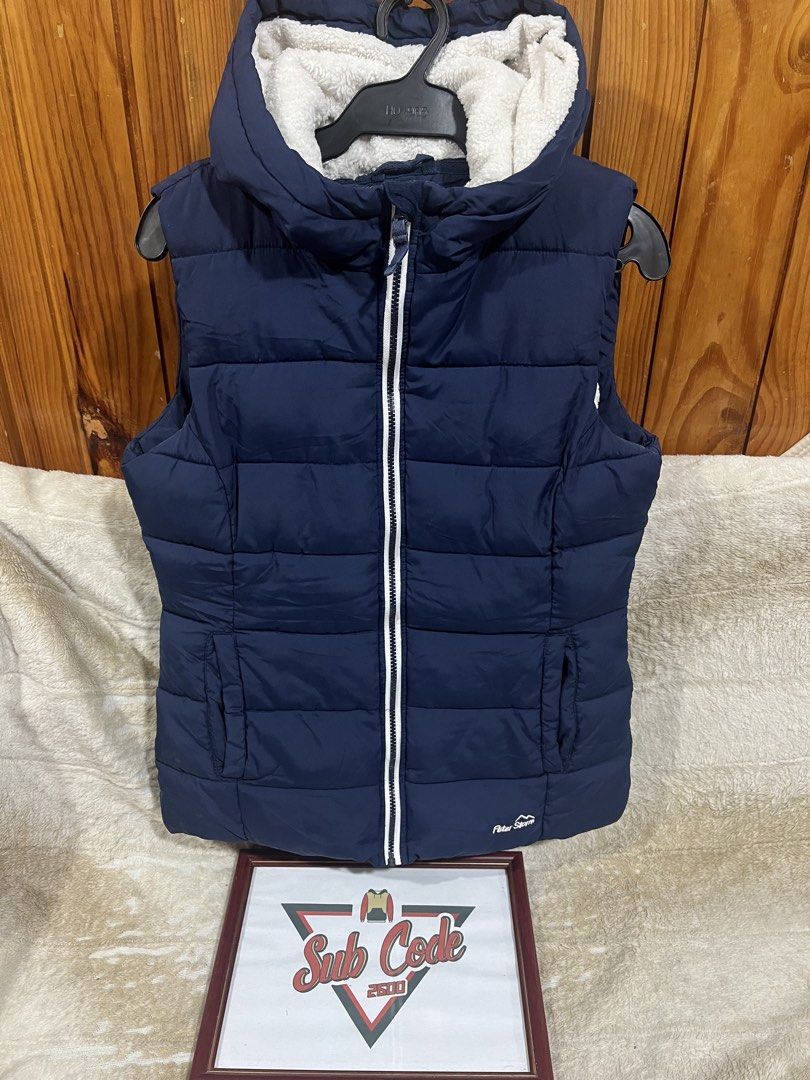 PETER STORM PUFFER VEST (Category: Vests) located in Baguio. Submitted by subcode_2600 (Listing ID 1464045882, Image 1). Description: Other details included in the pictures Do not hesitate to message us for questions. Thank you! .