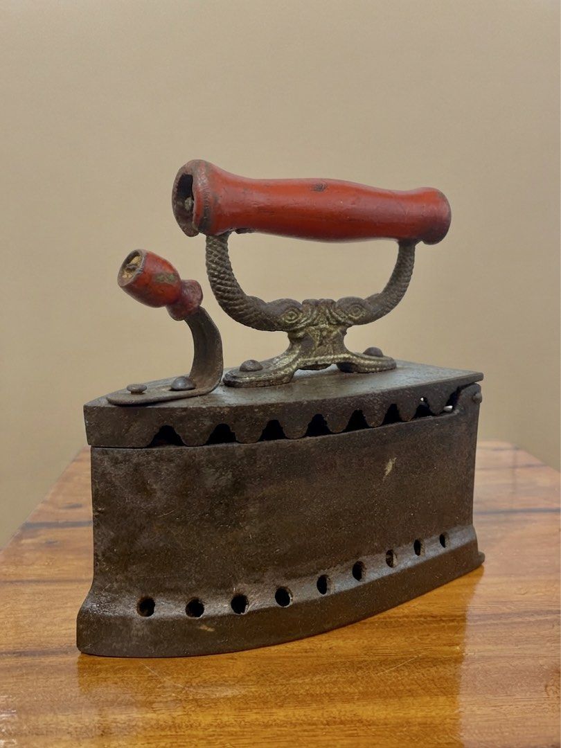 PHILIMCO Plantsa de uling (Category: Vintage Collectibles) located in Nagcarlan. Submitted by snccollection (Listing ID 1463977067, Image 2). Description: Rare Item. Cleaned & semi-restored. All parts are original. In good working condition. (Item from SINAUNA Arts & Antiques Shop) .