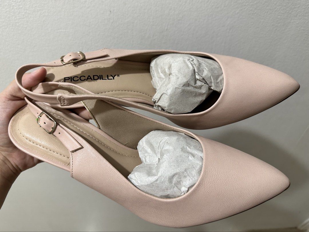 Piccadilly Pink Sling Back Heels (Category: Heels) located in Paranaque City. Submitted by preloveeed890 (Listing ID 1464043490, Image 1). Description: .