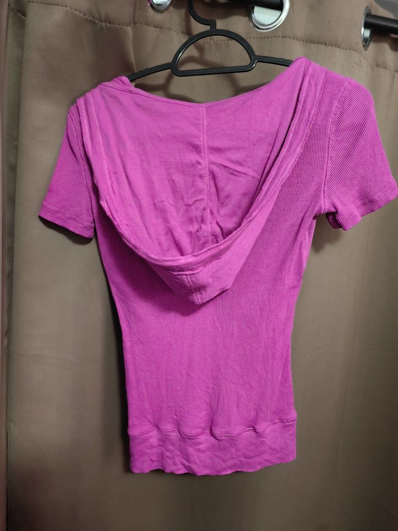 Pink Hoodie Shirt (Category: Others Tops) located in Malolos. Submitted by aemcloset (Listing ID 1464079038, Image 2). Description: Width 13 Length 22 Up to semi large 36bust Cotton stretch.