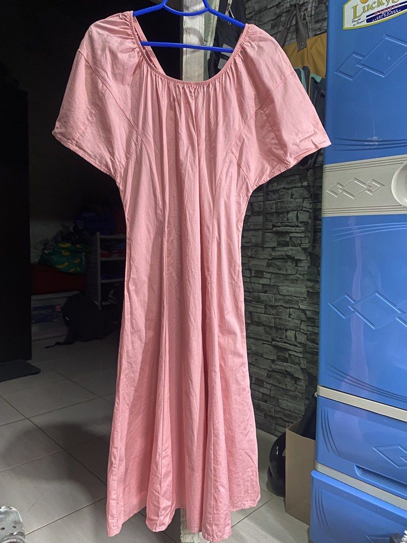 Pink Mango Dress (Category: Dresses) located in Rizal. Submitted by kenrick_2003 (Listing ID 1464013712, Image 1). Description: Mango Pink Dress Size: Medium Measurements: Width: 17 Length: 45.5 Condition: Like new.
