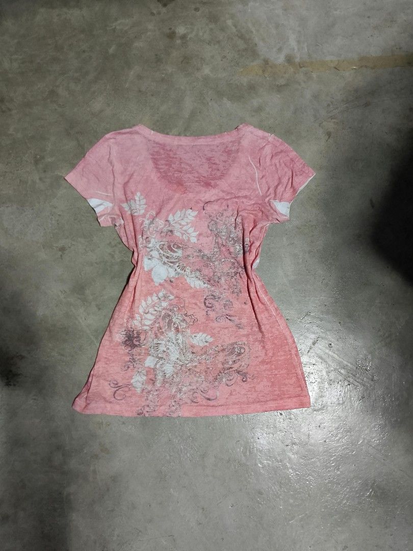pink sparkly cute y2k whimsy top punk (Category: Shirts) located in Andop. Submitted by njshsh (Listing ID 1464059229, Image 1). Description: so prettyyyy, dm for more deets size s-m.