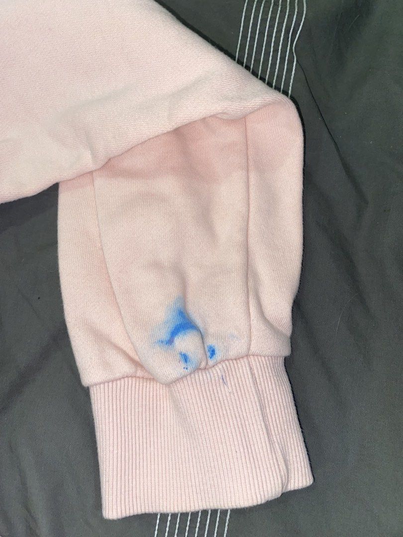 Pink y2k graphic oversized crew neck (Category: Coats, Jackets and Outerwear) located in Pasig City. Submitted by s0phiesells (Listing ID 1464024899, Image 3). Description: Good quality but one paint stain.