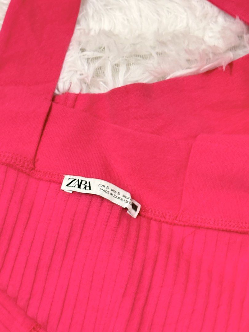Pink ZARA Top (Category: Sleeveless) located in Quezon City. Submitted by kaye_oineza (Listing ID 1464099388, Image 3). Description: Pink ZARA Top Small-Medium Stretchy.