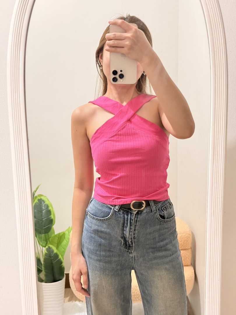 Pink ZARA Top (Category: Sleeveless) located in Quezon City. Submitted by kaye_oineza (Listing ID 1464099388, Image 2). Description: Pink ZARA Top Small-Medium Stretchy.