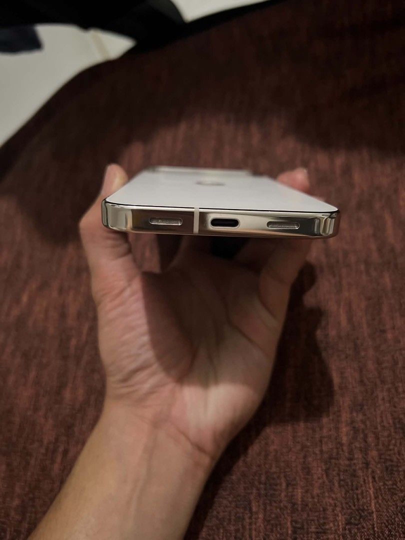 Pixel 10 Pro XL (Category: Google Pixel) located in Caloocan City. Submitted by xflip (Listing ID 1464072990, Image 2). Description: Factory Unlock Canada Variant 16/256gb No issue No scratches Pwede swap iphone 16 pro max, samsung s26 ultra, samsung fold 7 or offer.