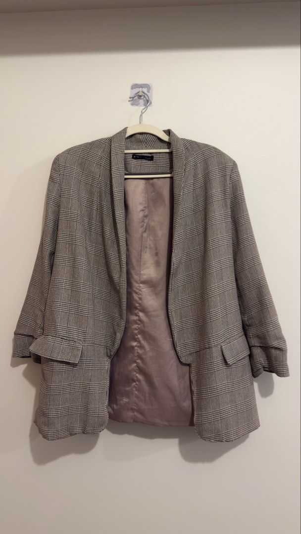 Plaid Blazer (Category: Coats, Jackets and Outerwear) located in Makati City. Submitted by jessi_1004 (Listing ID 1463999113, Image 1). Description: Size M-L Plaid Coat brown and cream .