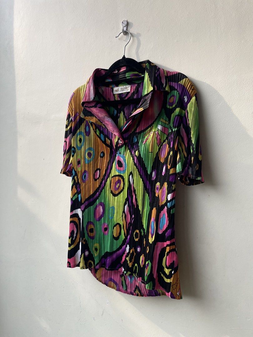 Pleats Please Issey Miyake x Max Polla (Category: Others Tops) located in Butuan. Submitted by prestigephilippines (Listing ID 1463945048, Image 2). Description: Excellent condition Size medium No issues Shipping worldwide 🌍.
