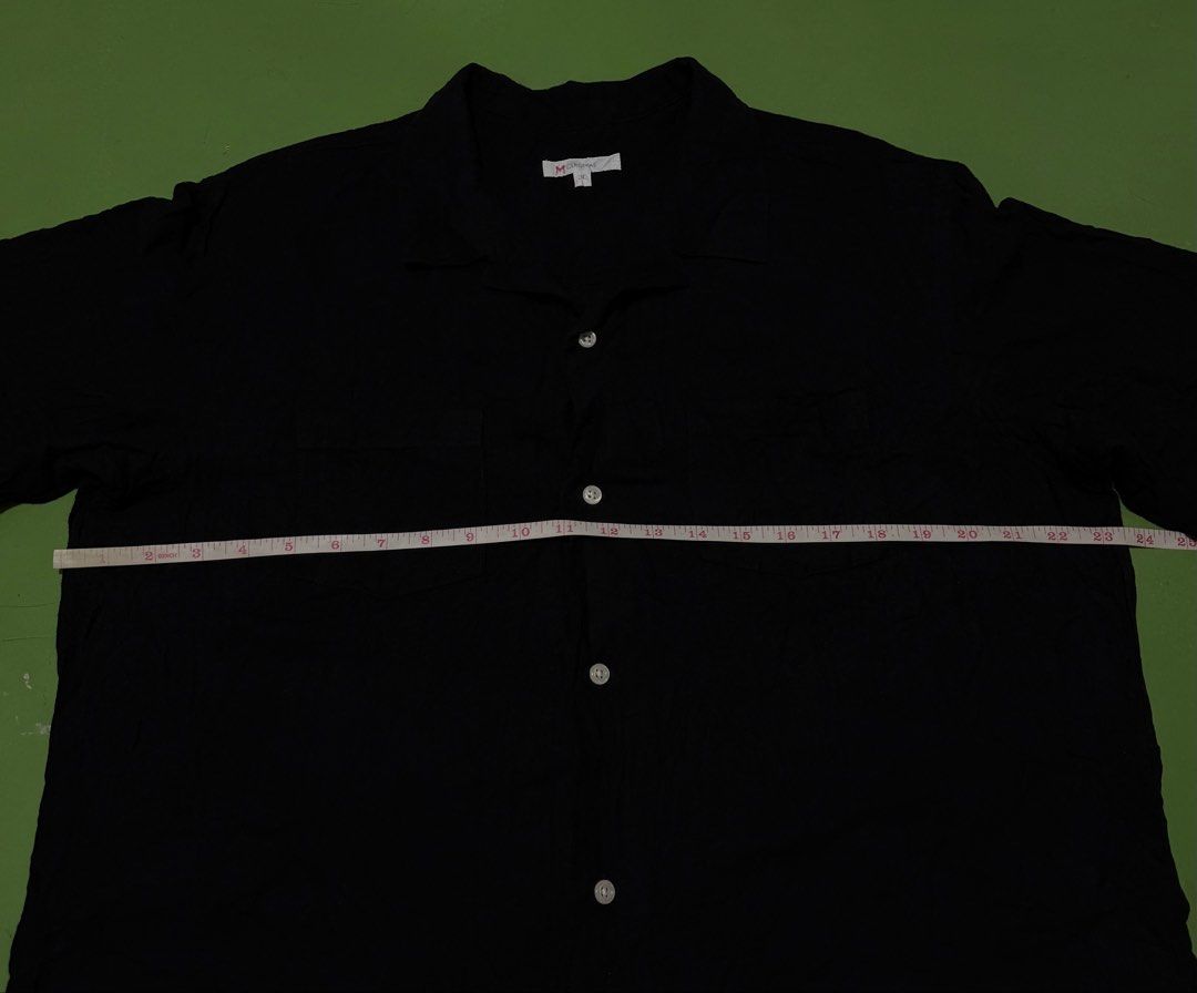 Polo (Category: Formal Shirts) located in Pasig City. Submitted by reyeslarry11740 (Listing ID 1463972518, Image 3). Description: For Sale Ceronias Polo Linen Men Black Japanese brand Size 3L fit L- XL 23.5w x 28.5L 29.5L Back Excellent to as new condition No issue 700 plus ship only Payment 1st Pasig city .