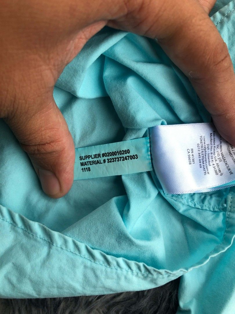 Polo (Category: Activewear) located in Manila. Submitted by gisterthrift (Listing ID 1463973138, Image 3). Description: Polo long sleeve Complete tags Off/Legit W: 21 L: 28 Excellent condition Color rate: 9.5/10 Issue: none.